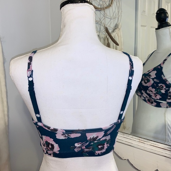 Fabletics Sports Bra - Picture 5 of 5